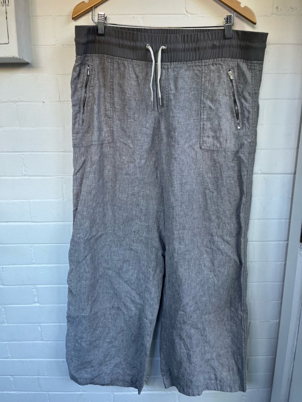 Athleta Gray Drawstring Linen Wide leg Pants Women’s Size 16
